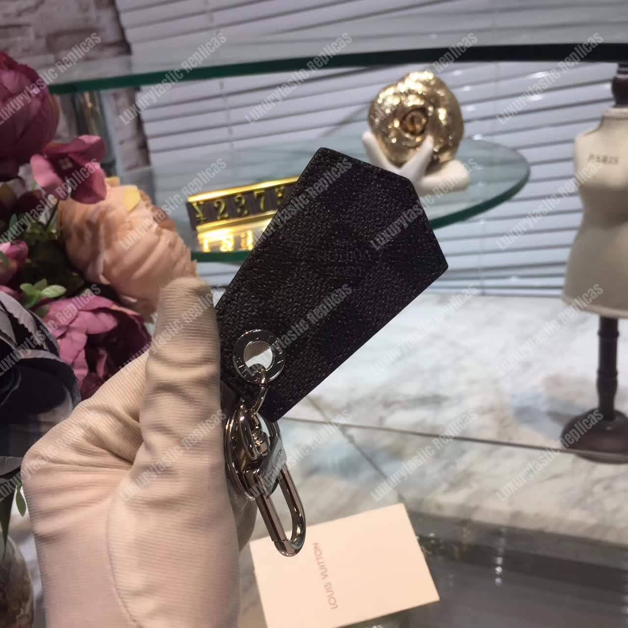 LV Enchappes Key Holder