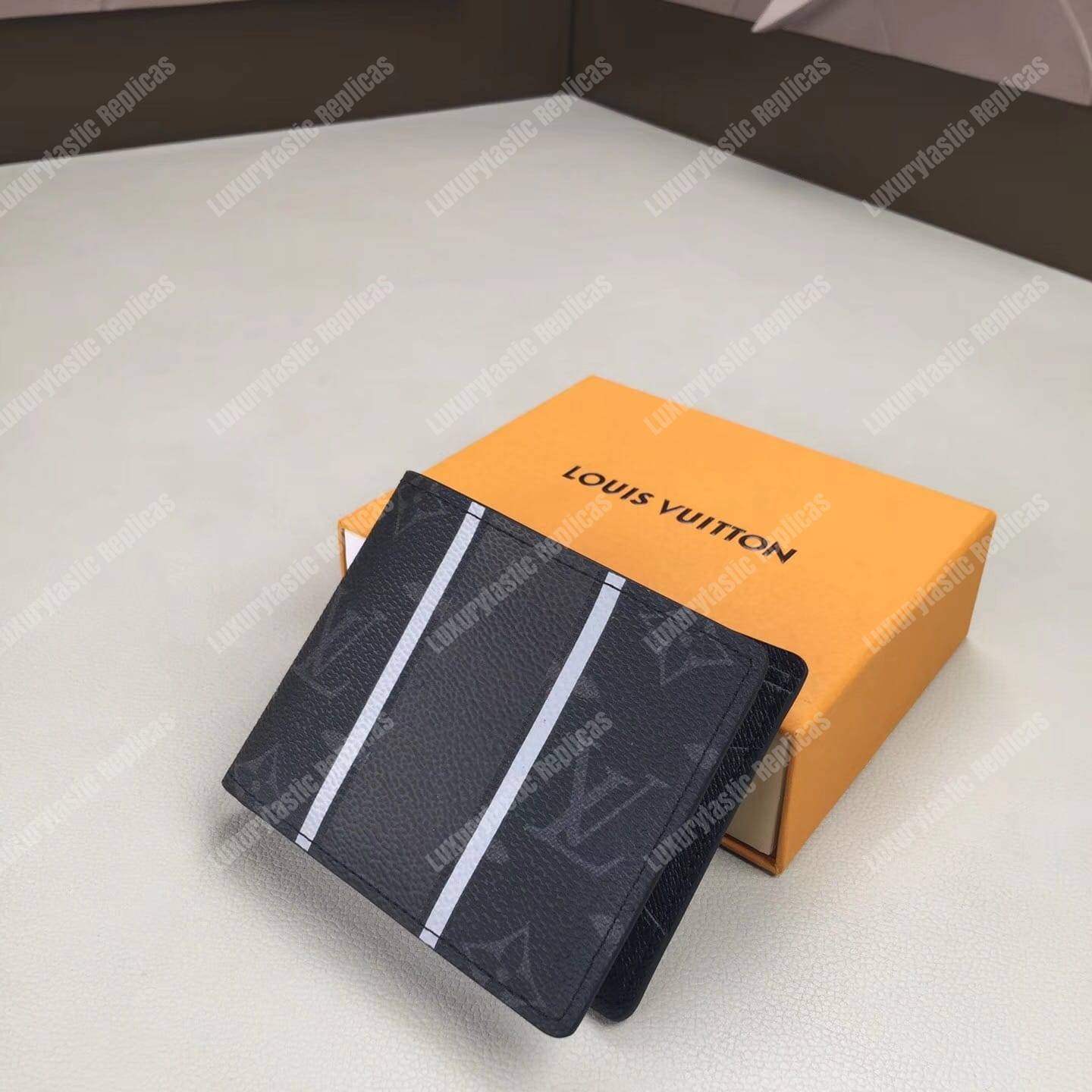 LV Multiple Wallet Monogram Eclipse Canvas HJ