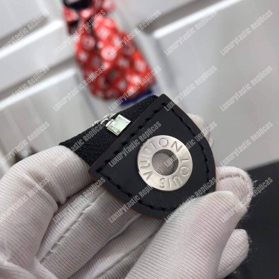 LV Pochette Voyage MM Damier Cobalt Canvas Race