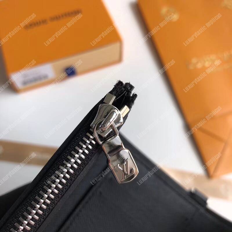 l**is V*t*n x sup*e rivets chain wallet epi canvas black