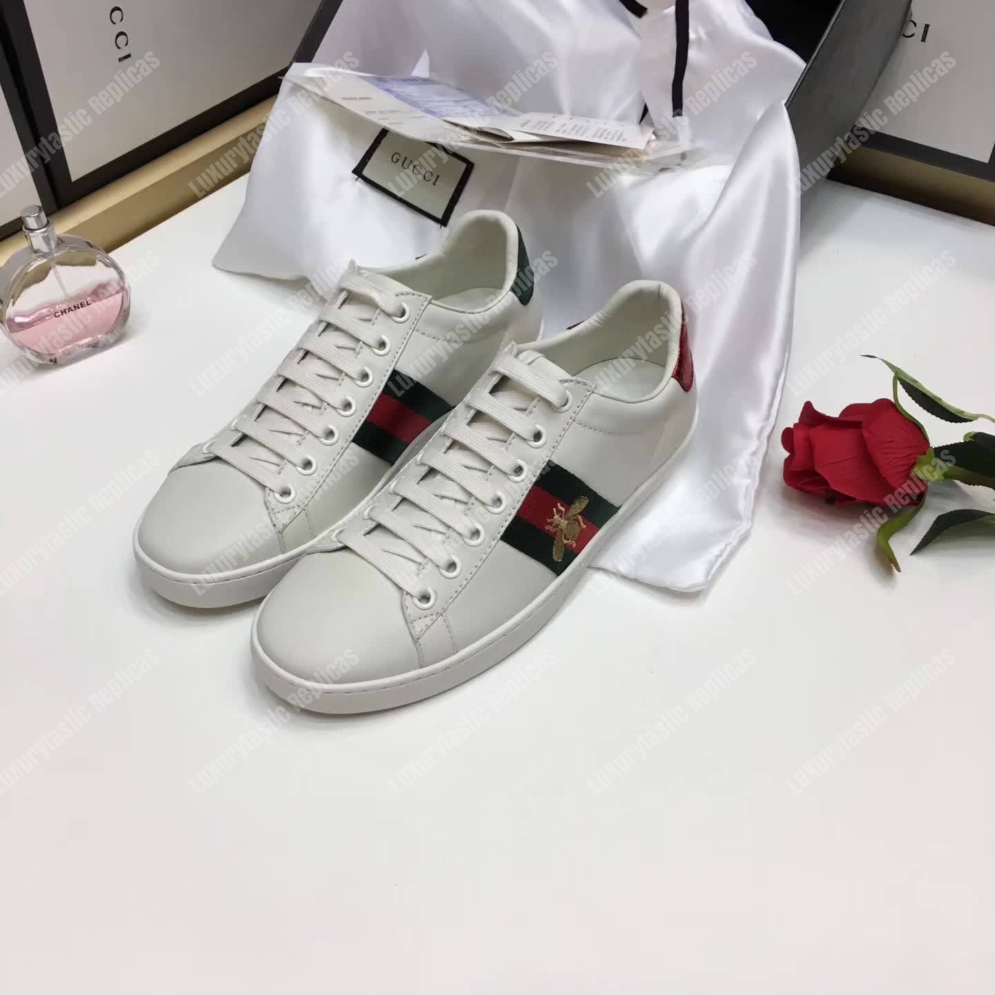 G*u*i ace embroidered bee sneaker white