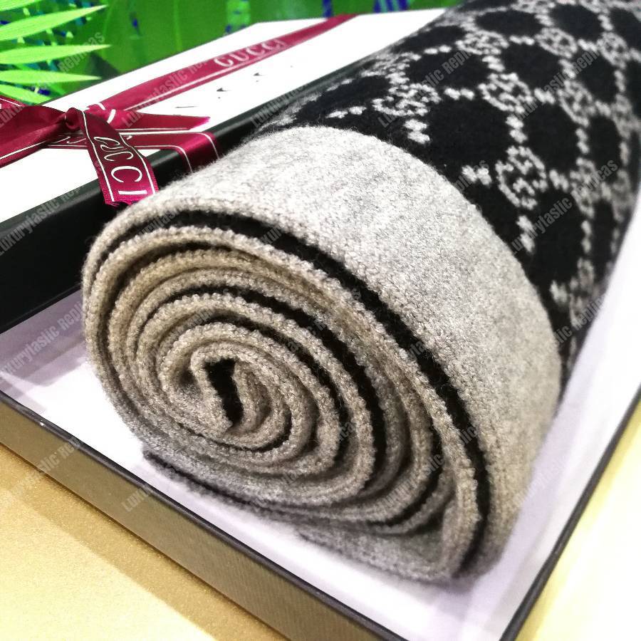 G*u*i monogram gg wool scarf black grey