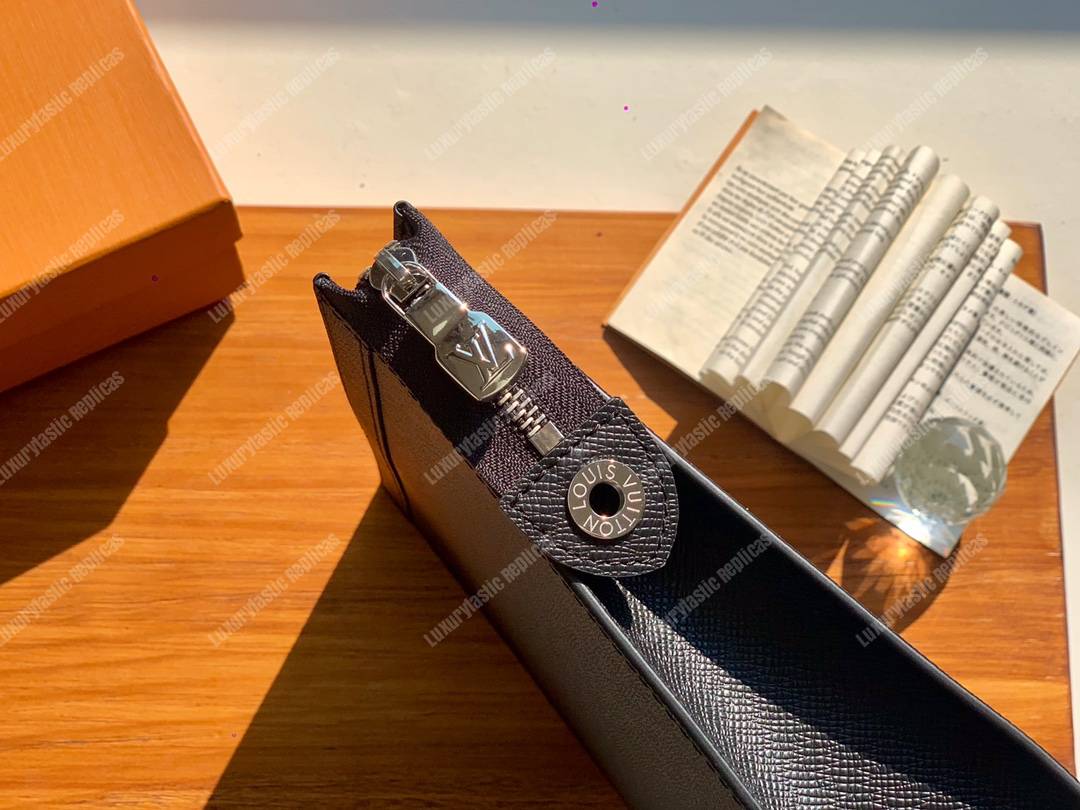 LV Pochette Voyage Black