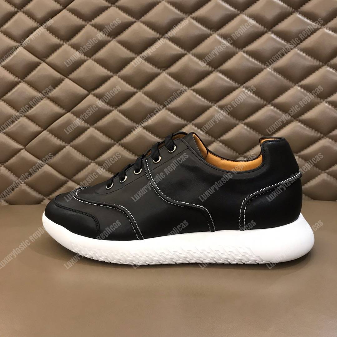 H**mes turn sneaker black