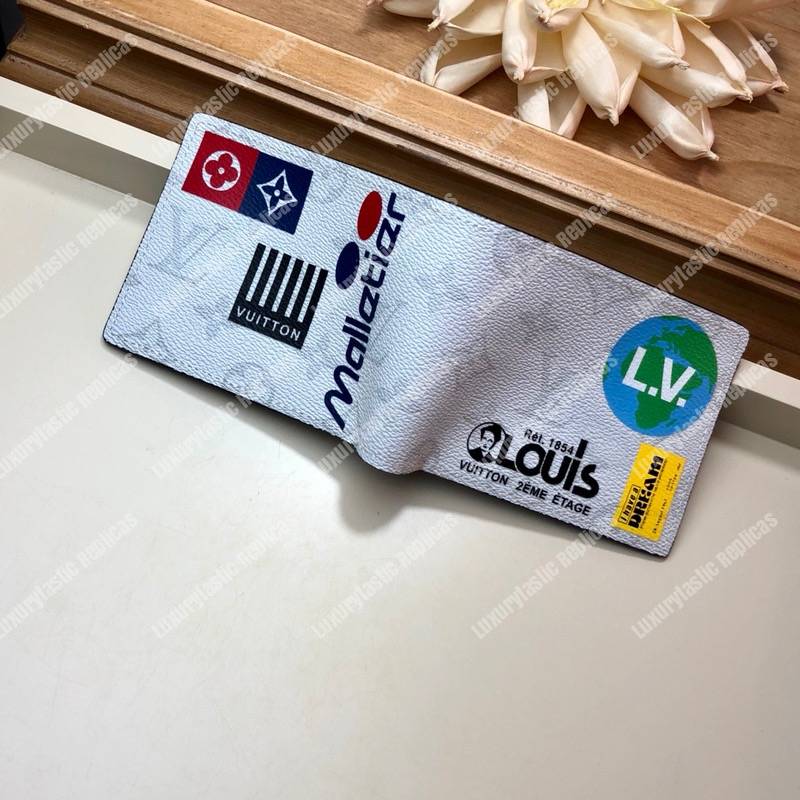 LV Multiple Wallet Monogram White