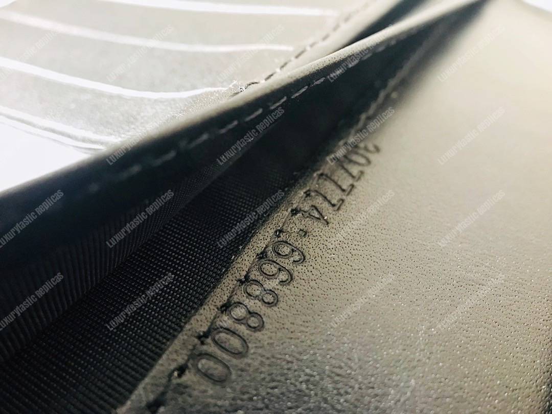 G*u*i signature long wallet