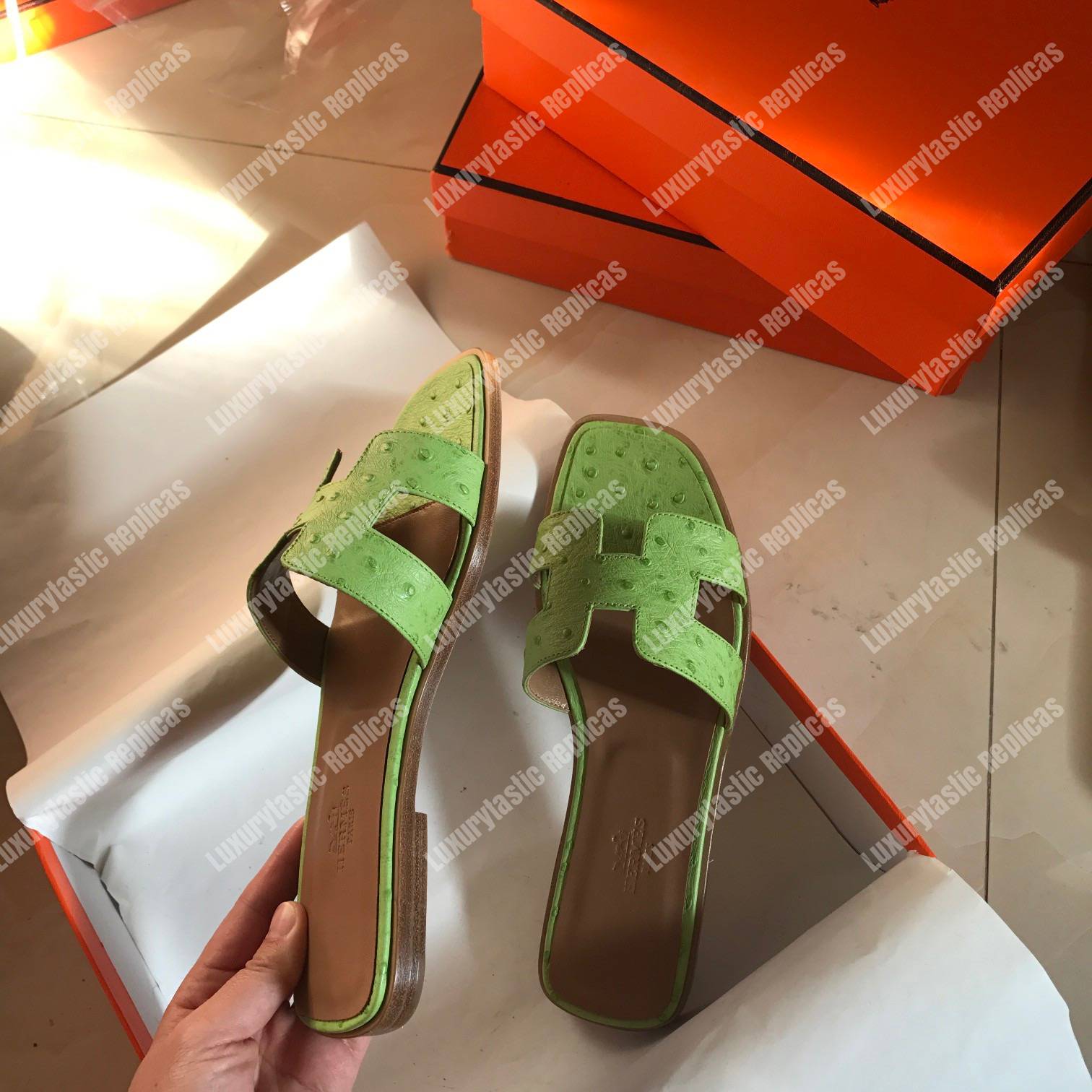 H**mes oran sandal ostrich leather green