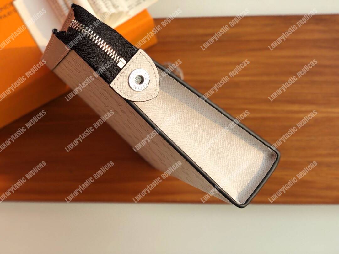 LV Pochette Voyage MM Monogram Creme