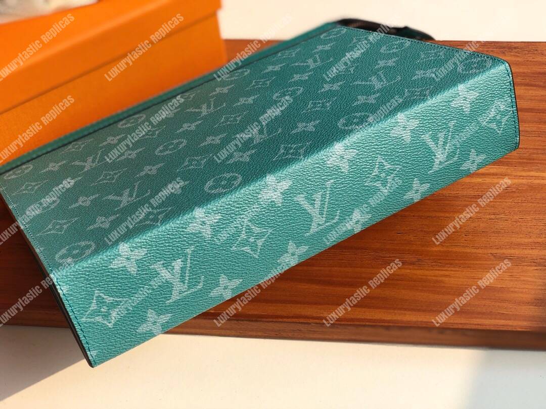 LV Pochette Voyage MM Monogram Green