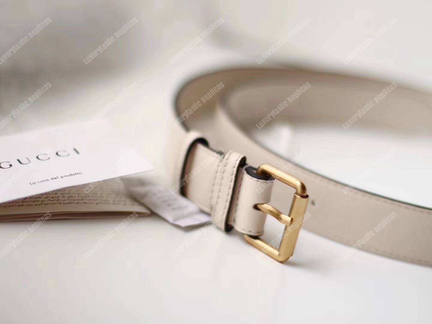 G*u*i gg marmont matelassé belt bag white