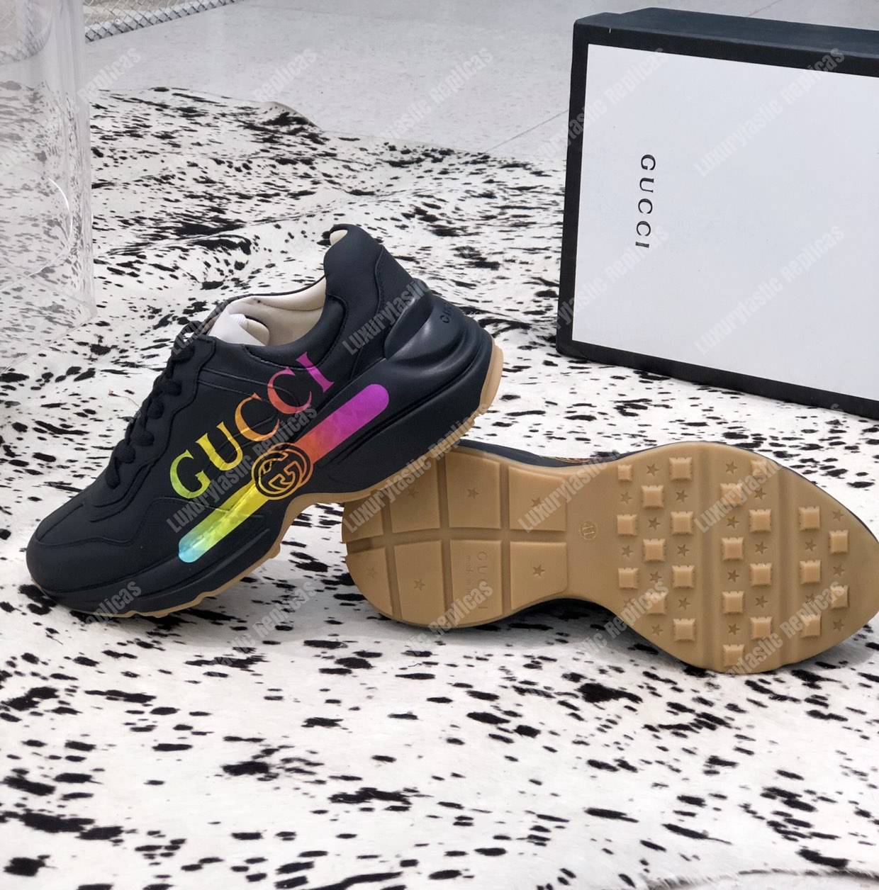 G*u*i rhyton leather sneaker with multicolour G*u*i logo
