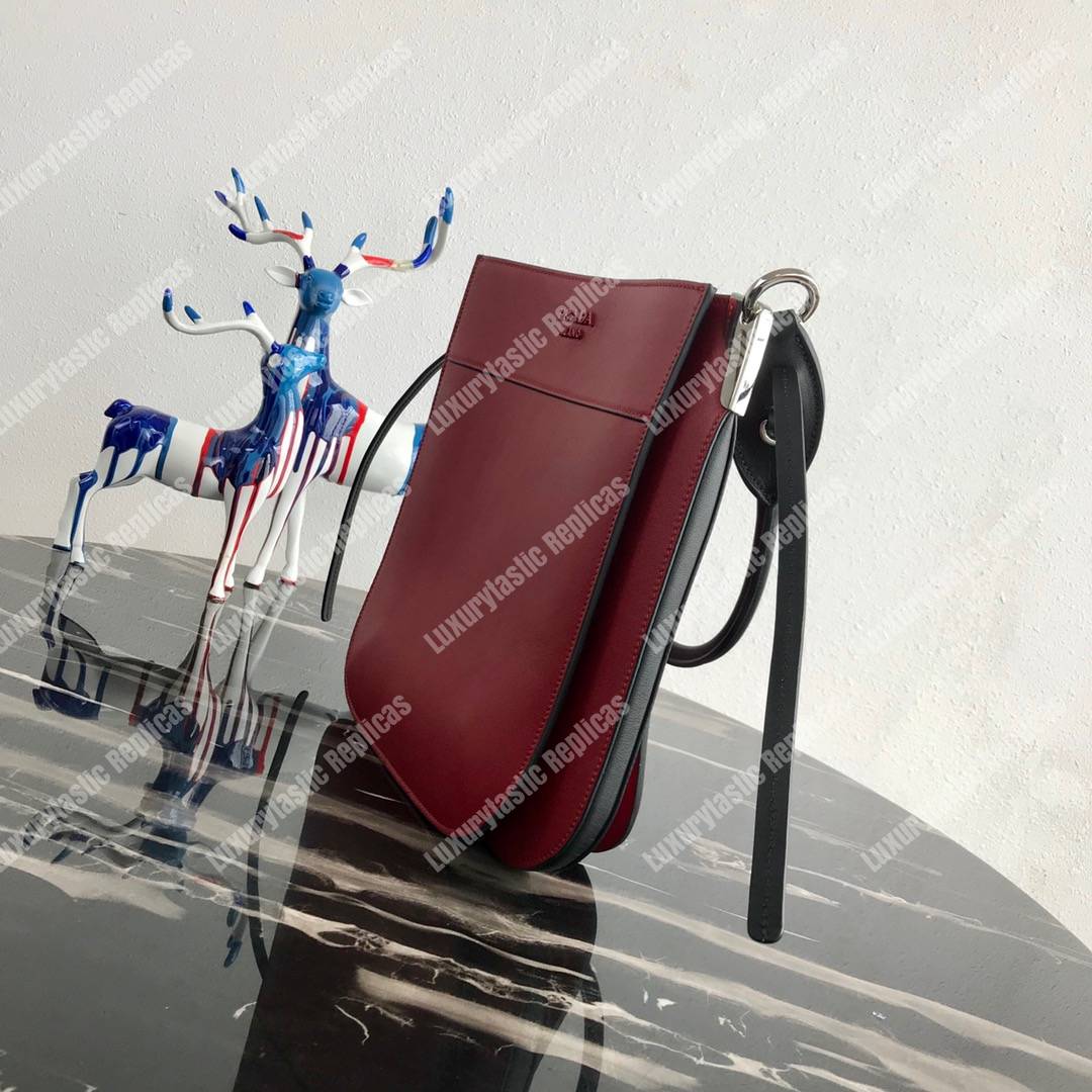 Pra*a margit leather shoulder bag red