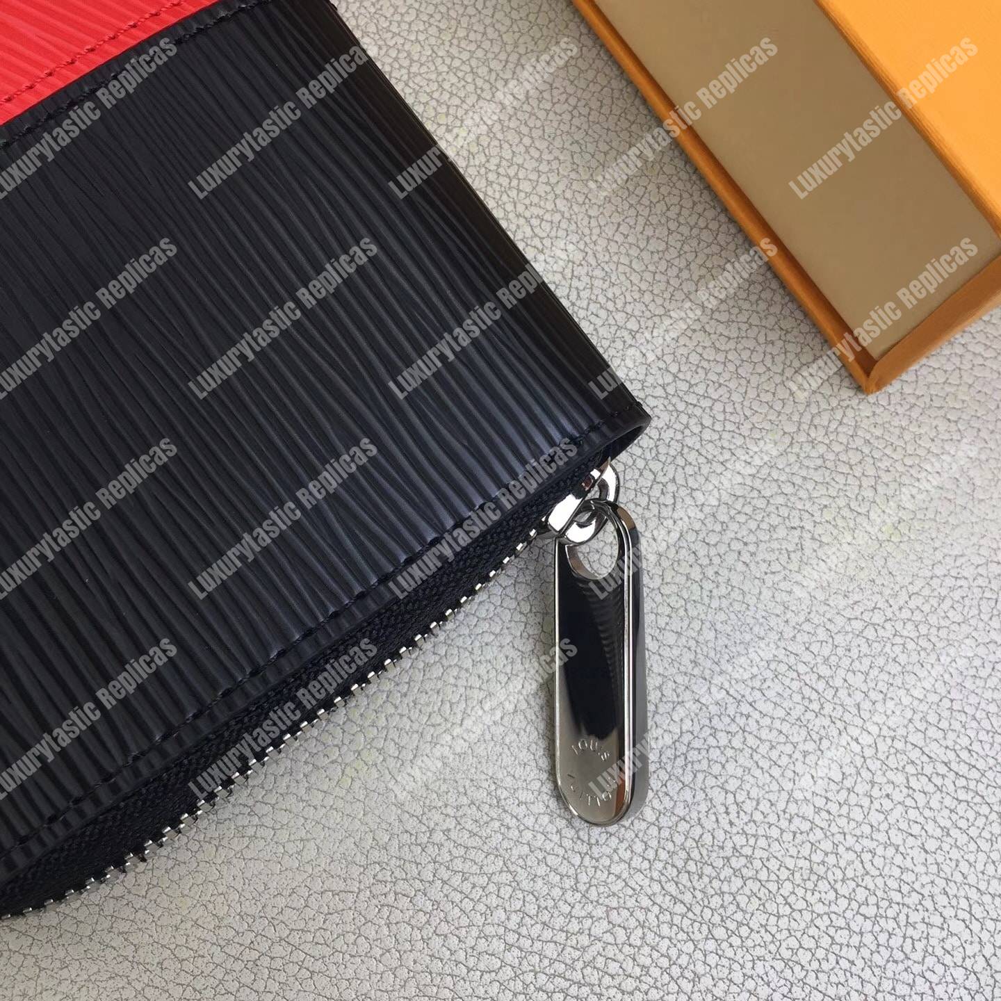 LV Zippy Wallet Epi Stripes special edition Noir