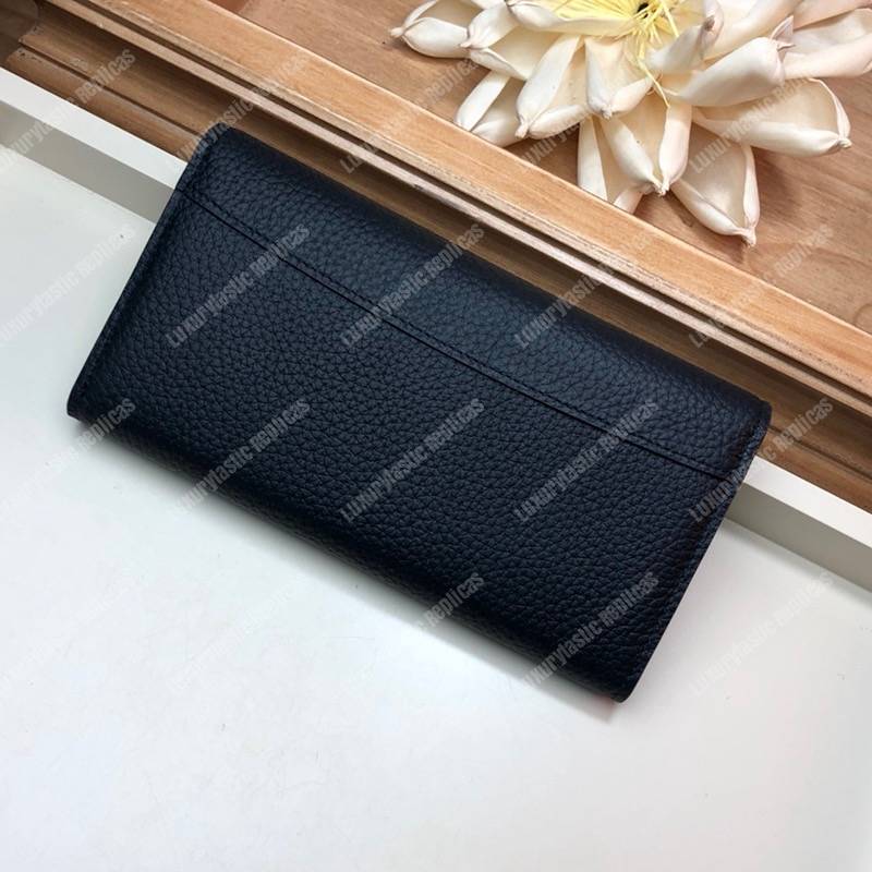 LV Capucines Wallet Taurillon Black
