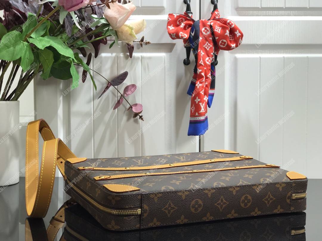 LV Soft Trunk Messenger MM Monogram Canvas