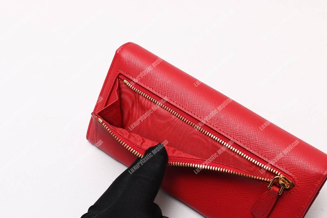 Pra*a leather wallet red