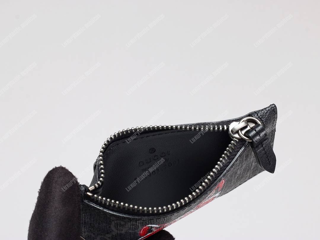 G*u*i wolf print gg sup*e card case keychain strap