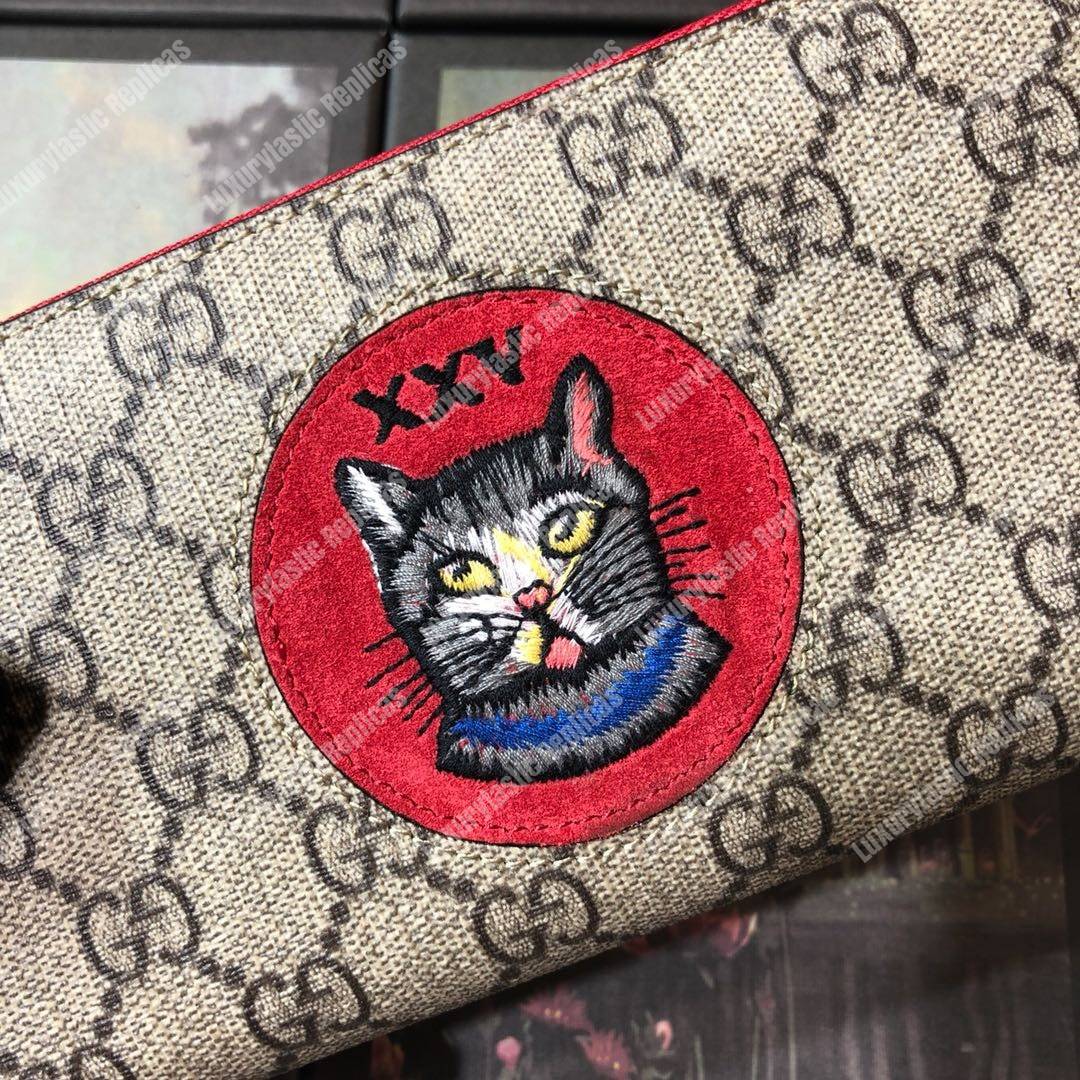 G*u*i gg sup*e zip around wallet with cat patch