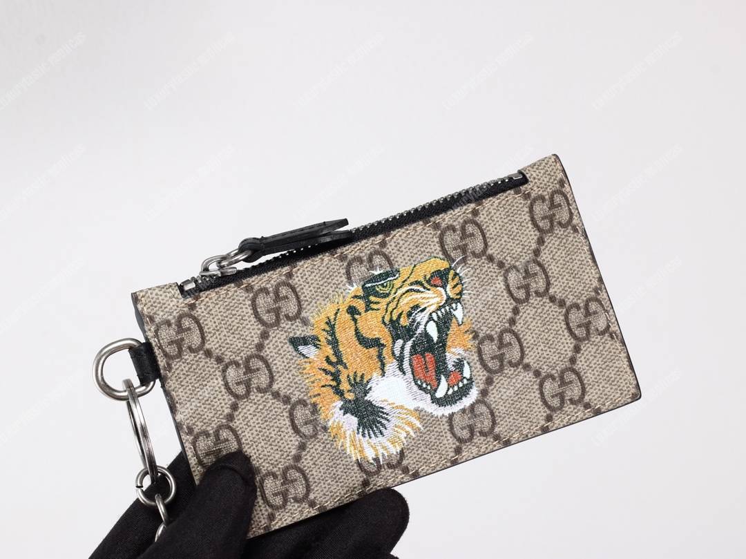 G*u*i tiger print gg sup*e card case keychain strap