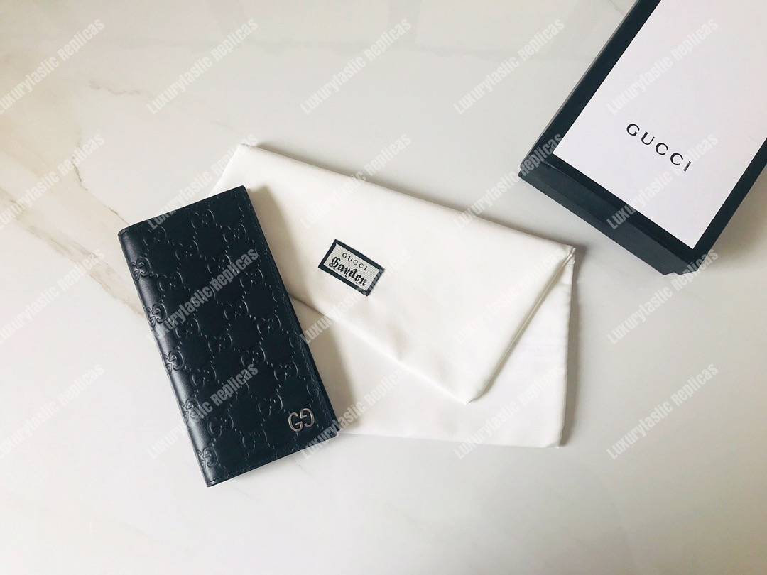G*u*i signature long wallet with metal gg