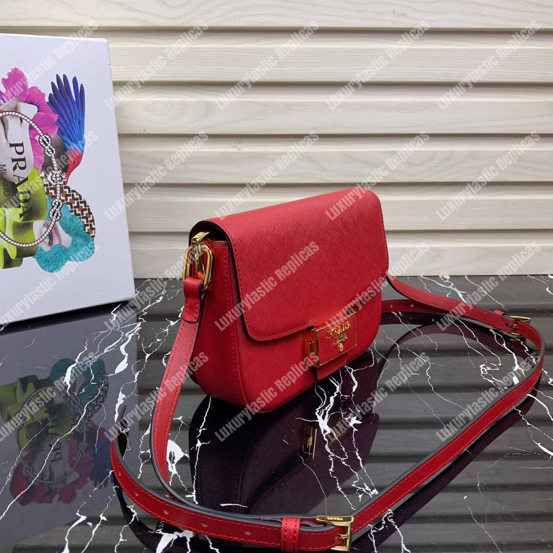 Pra*a emblème saffiano leather bag red