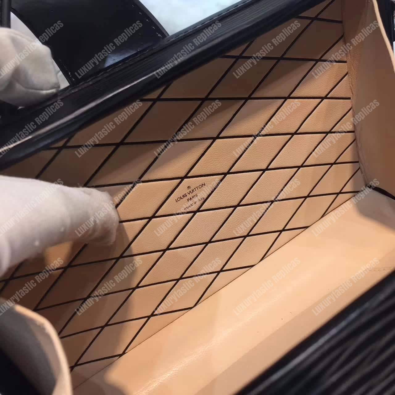 L**is vu*t*on x sup*e petite malle limited edition black