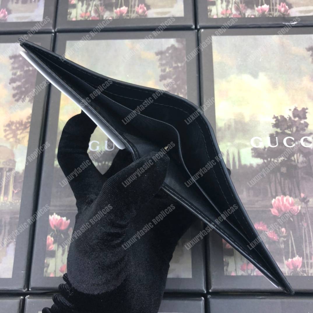 G*u*i blade embroidery wallet