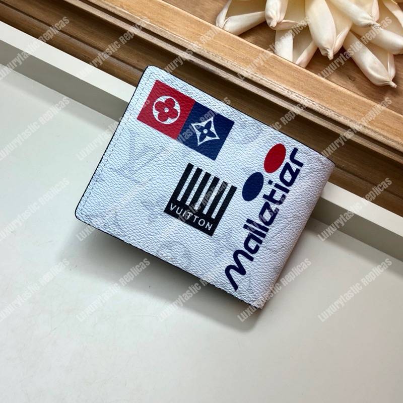 LV Multiple Wallet Monogram White