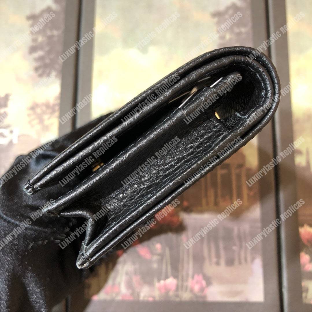 G*u*i leather card case black