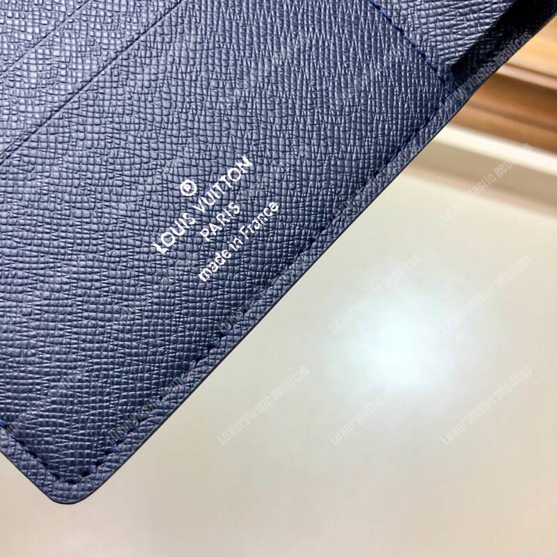LV Multiple Wallet Taiga Leather Bleu Marine
