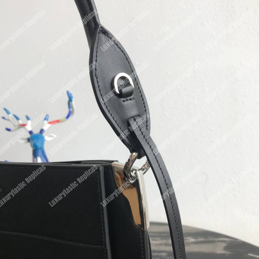 Pra*a margit leather shoulder bag black