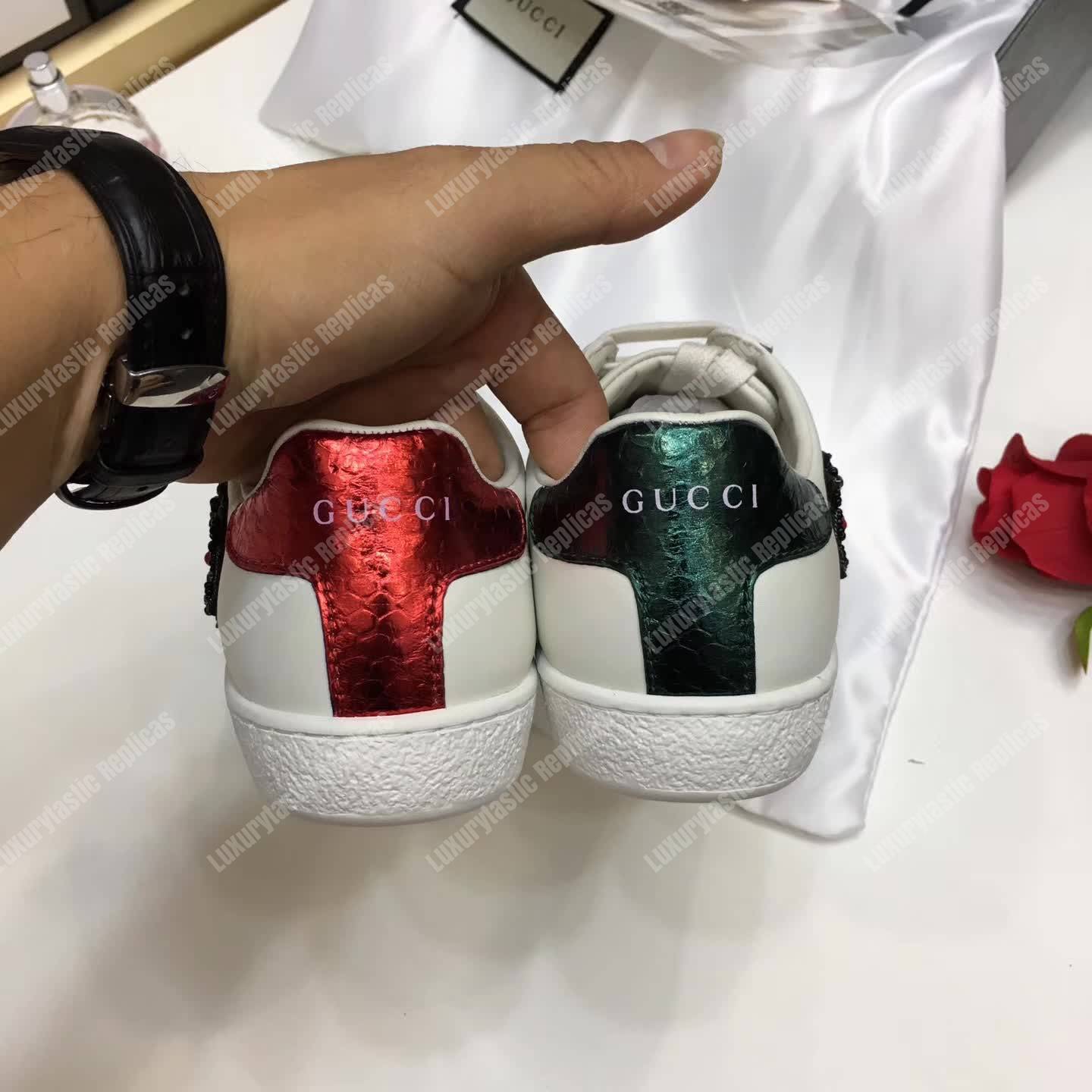 G*u*i ace embroidered bee sneaker white