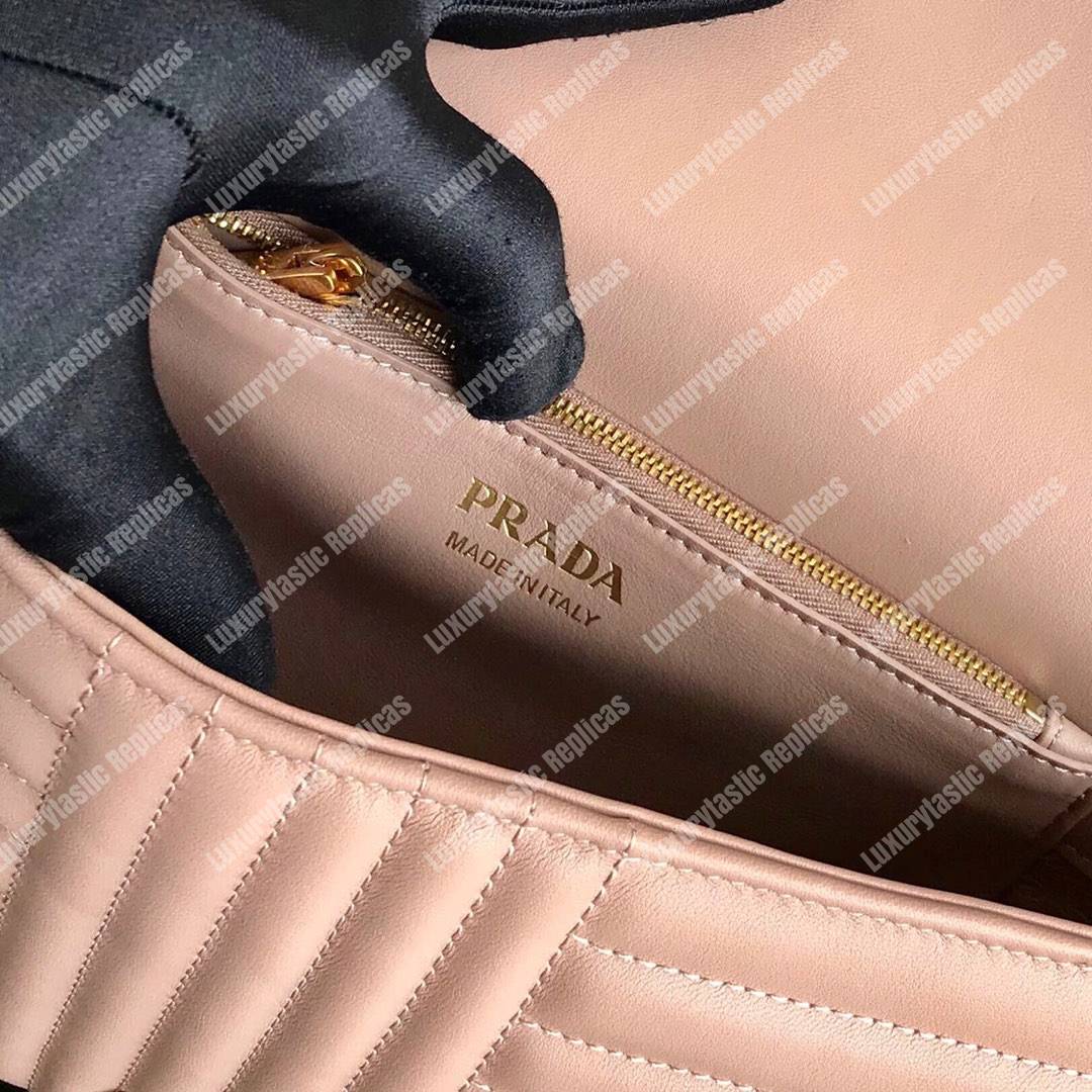 Pra*a diagramme medium leather bag magnolia