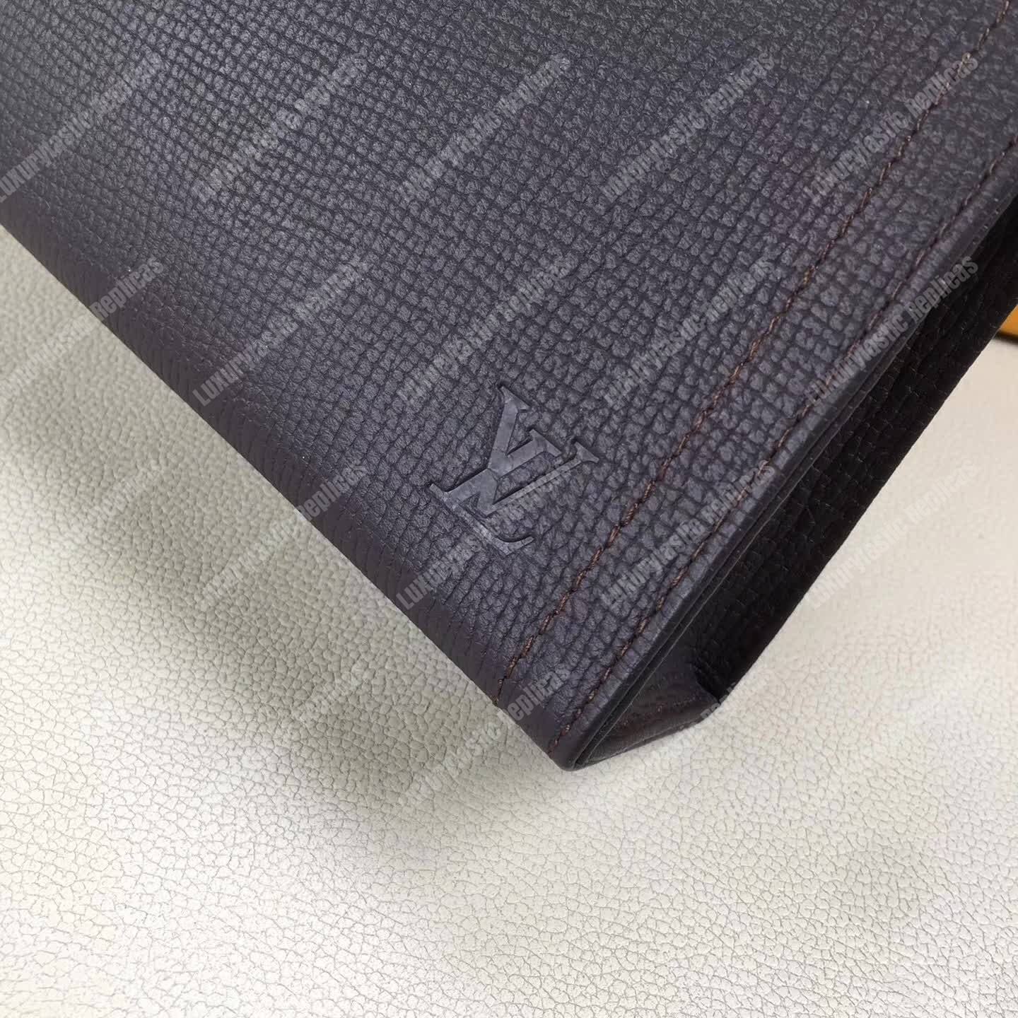 LV Toiletry Pouch Marron