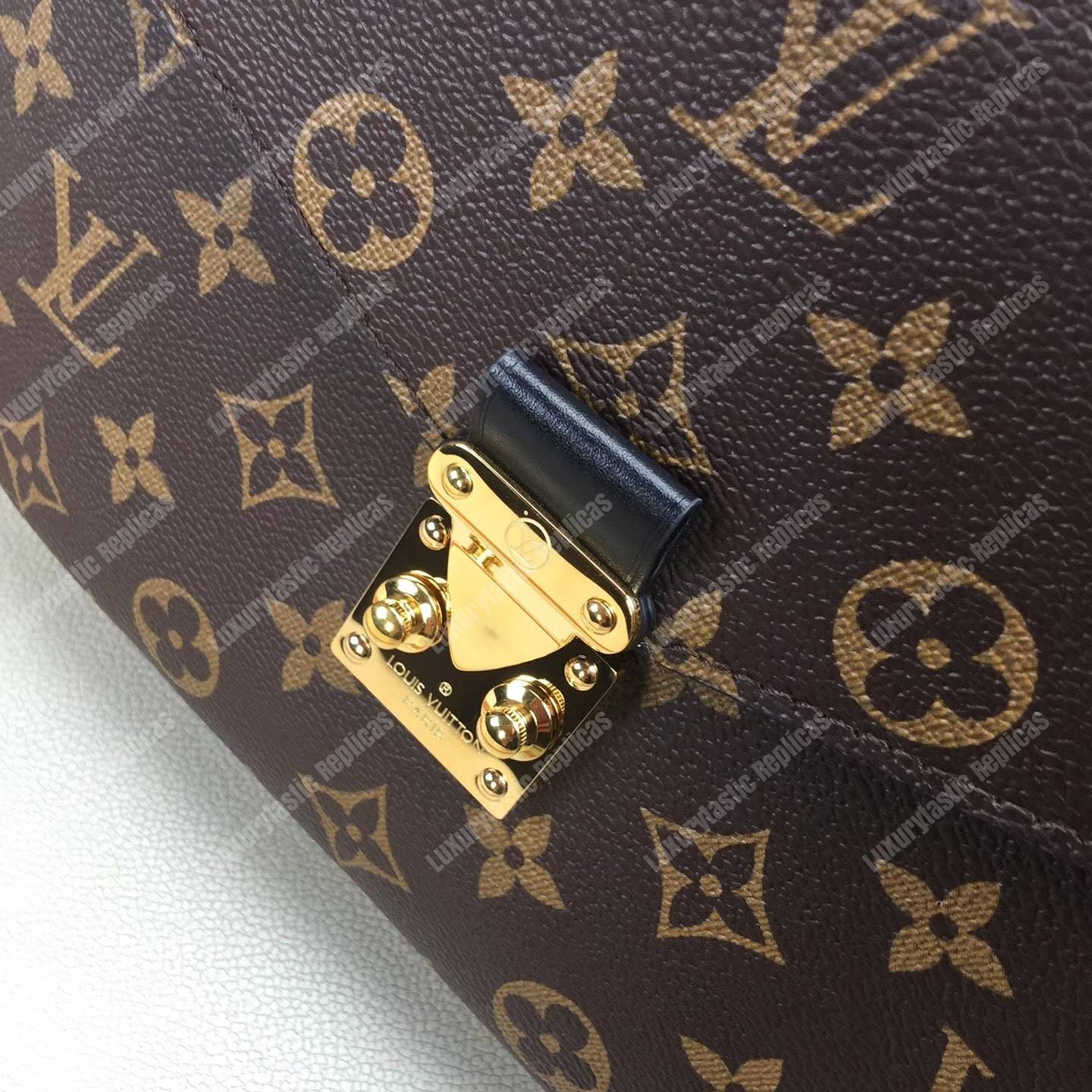LV Pochette Metis Monogram Coquelicot Red