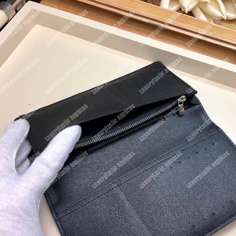 LV Brazza Wallet Taïga Leather Noir