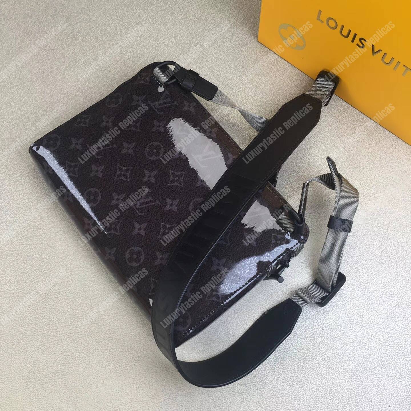 LV Monogram Eclipse Glaze Camera Bag