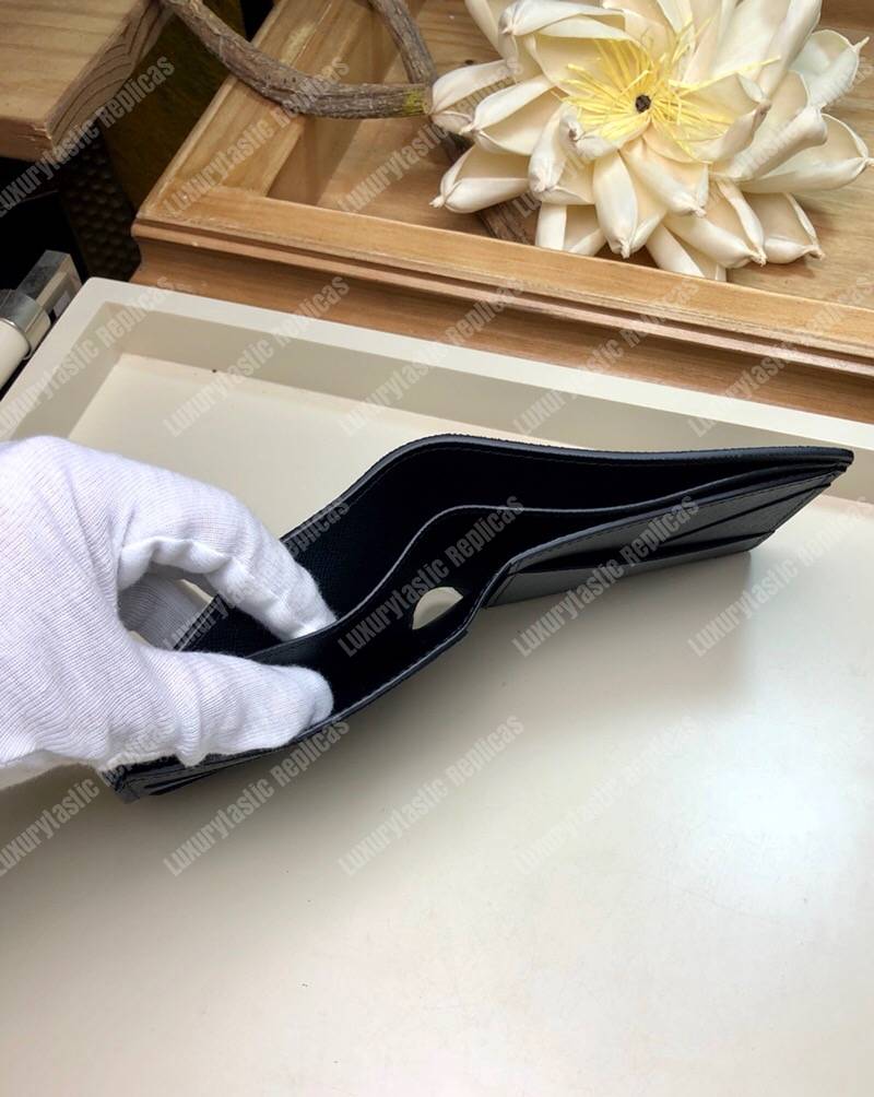 LV Multiple Wallet Taiga Leather Noir