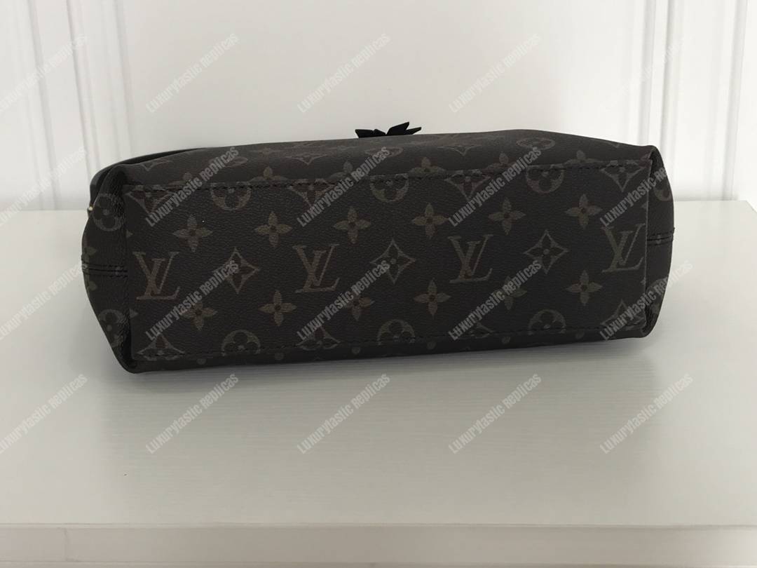 LV Tuileries Besace Shoulder Bag Creme