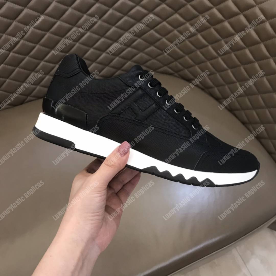 H**mes trail sneaker black