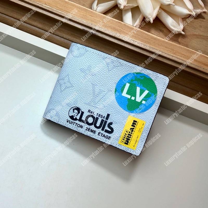 LV Multiple Wallet Monogram White