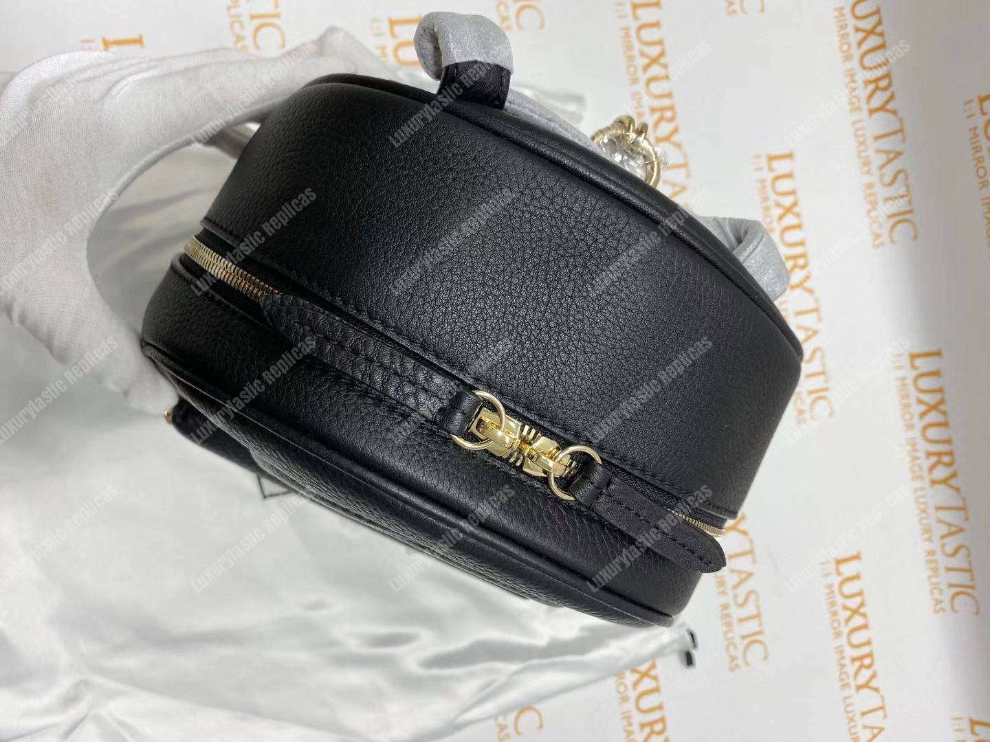 G*u*i soho leather chain backpack black