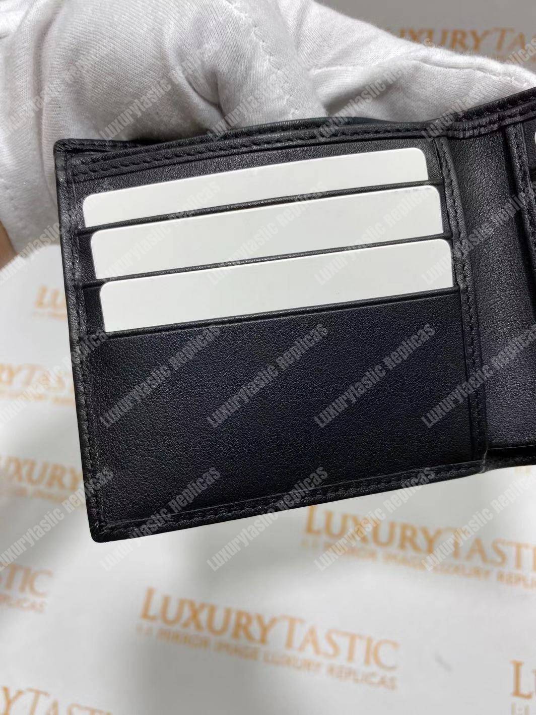G*u*i black and grey gg sup*e canvas wallet