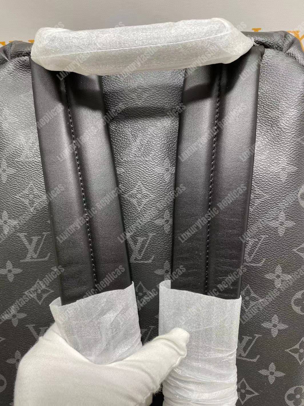LV Discovery Backpack PM Monogram Eclipse
