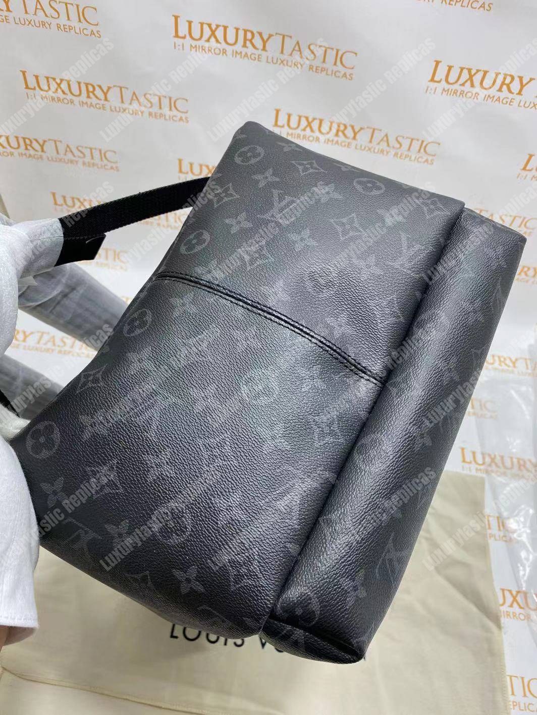 LV Discovery Backpack PM Monogram Eclipse