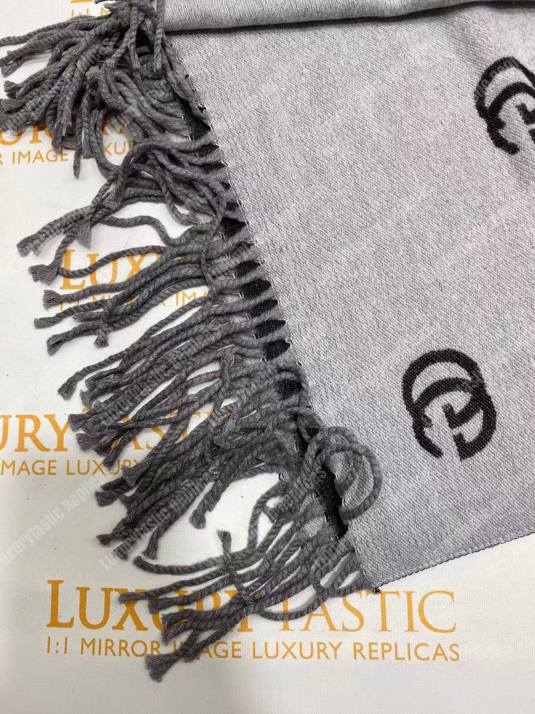 G*u*i wool scarf double g pattern black white