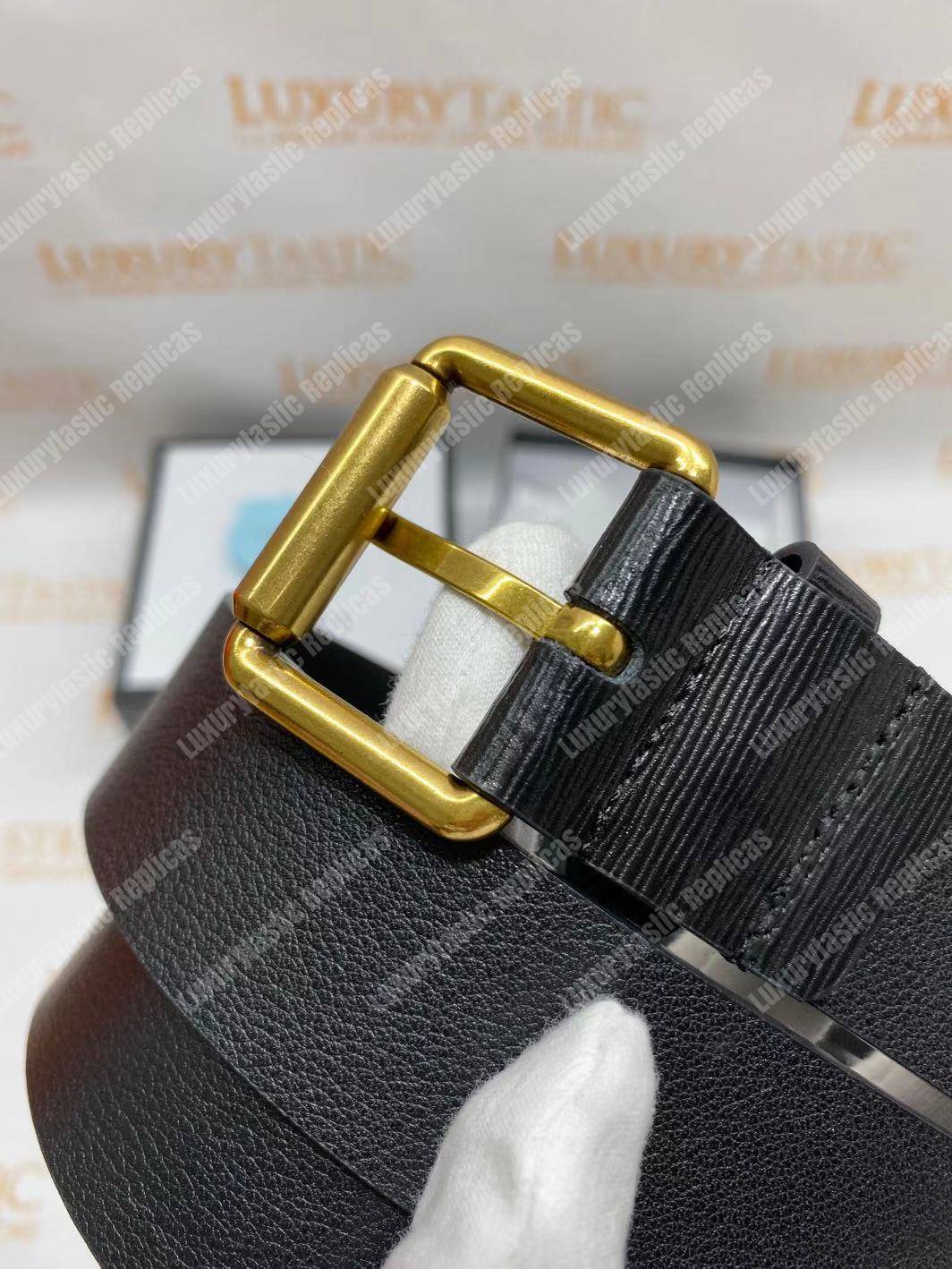 G*u*i leather belt with bee