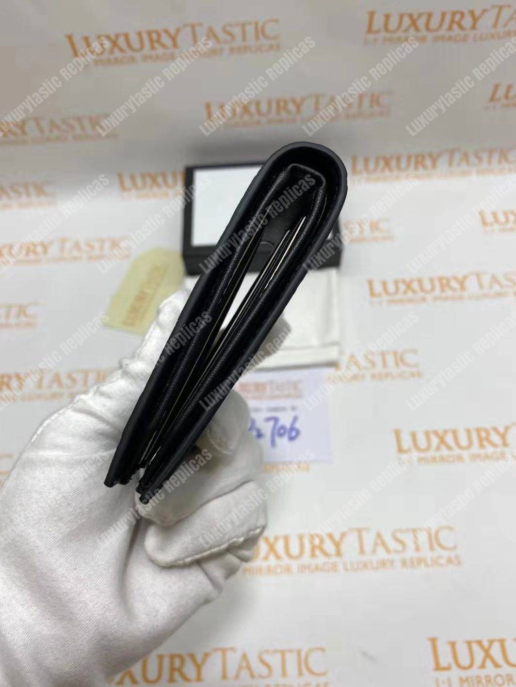 G*u*i signature wallet metal detail black