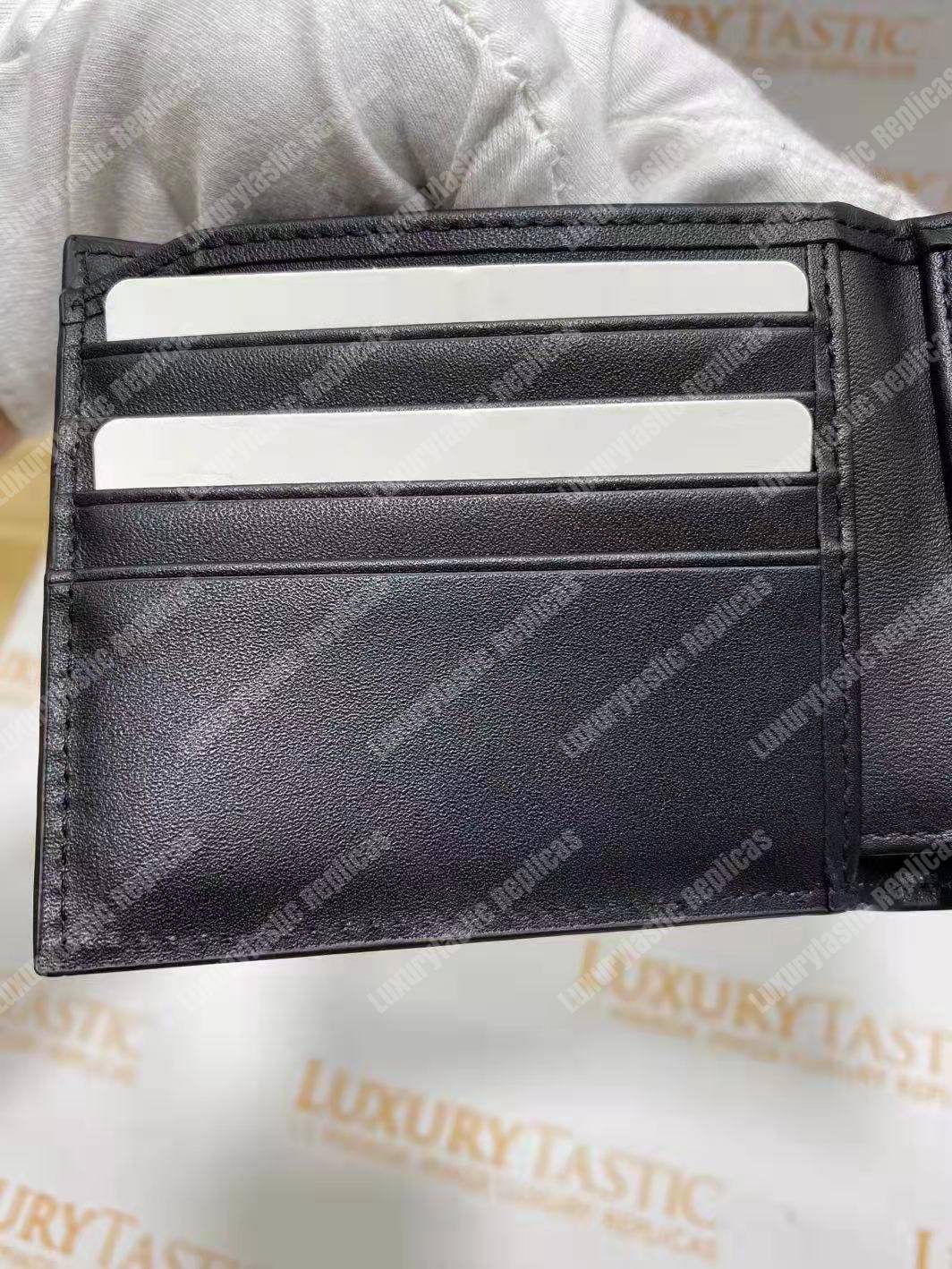 G*u*i signature wallet metal detail black