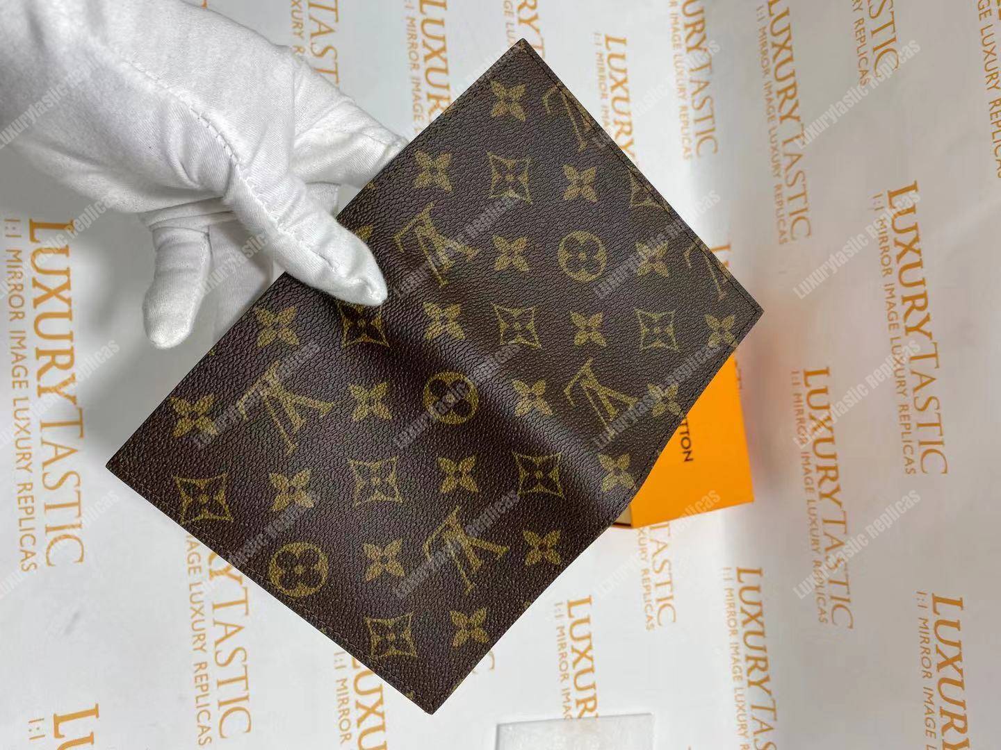 LV Passport Cover Monogram